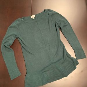 A Pea in the Pod lightweight maternity top